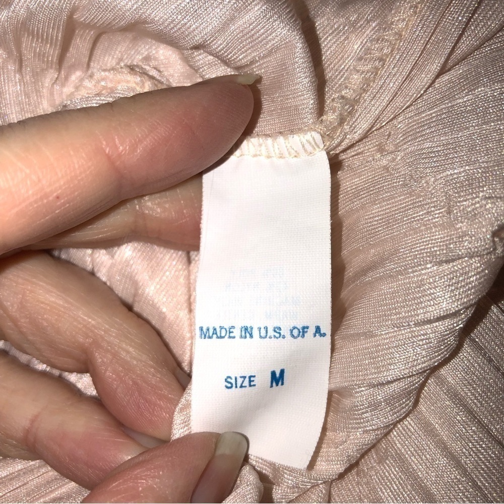 Vintage Half Slip Size M Made in USA Blush Peach Pink Crinkle Texture - Picture 4 of 8